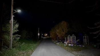 Суд оштрафував матір зі Львівщини, чий 3-річний син сам гуляв вулицею вночі