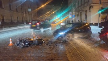 У центрі Львова водій Mitsubishi збив 28-річного мотоцикліста