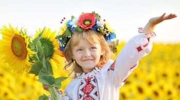 Менше половини українців планують майбутнє своїх дітей вдома, якщо війна триватиме невизначений термін