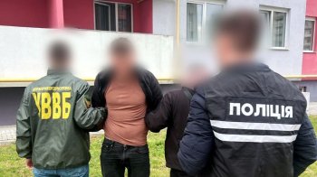 Львівʼянина затримали за організацію переправи за кордон за 20 тис. доларів