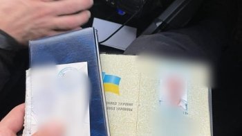Львівські патрульні повернули загублені документи власнику