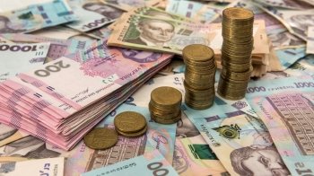 Що буде з гривнею: думки і поради експерта