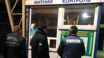 На Львівській митниці викрили канал контрабанди автозапчастин: затримали організатора