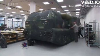 Обдурюють ворога на полі бою: чеська компанія виготовляє надувні приманки танків та HIMARS