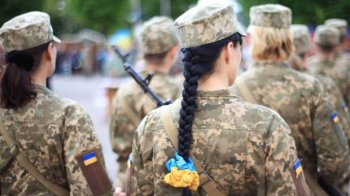 За два роки кількість жінок у Збройних силах України зросла на 12 тис.
