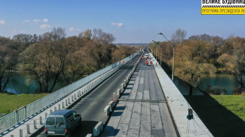 Дорожники показали як ремонтують Дорогу Єдності на Львівщині