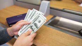 НБУ поповнить запаси готівкової валюти в касах банків