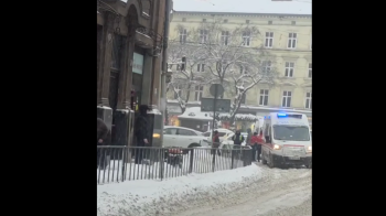 У центрі Львова лікарям не вдалося врятували водія таксі, якому раптово стало зле за кермом