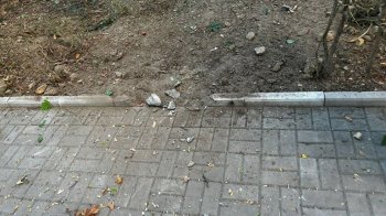 Росіяни обстріляли Херсон. Постраждала літня жінка