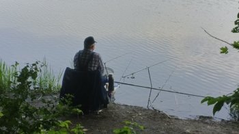 5 кг риби випустили назад у воду: на Львівщині оштрафували рибалок