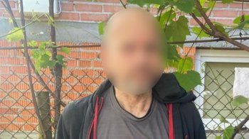 Син напав на матір з ножем