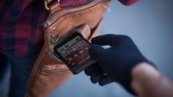 За крадіжку телефона і грошей злодія-рецидивіста позбавили волі на сім років