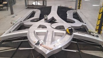 У мережі з’явились фото тризуба за 28 млн, який мають встановити на щиті Батьківщини-мати в Києві