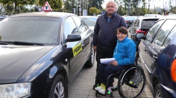 Парачемпіонка з фехтування на кріслі колісному отримала на Львівщині посвідчення водія