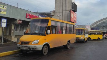 На Великодні свята у Червоноградській громаді курсуватимуть автобуси до кладовищ: розклад На Великодні свята у Червоноградській громаді курсуватимуть автобуси до кладовищ: розклад