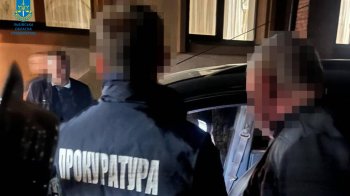 Львів'янин за 23 тисячі доларів організовував втечу військовозобов'язаного за кордон