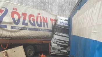 Масштабна ДТП через ожеледицю в Росії: зіткнувся 21 автомобіль (відео)