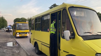 На Львівщині 14 водіїв маршруток оштрафували за їзду без дозвільних документів