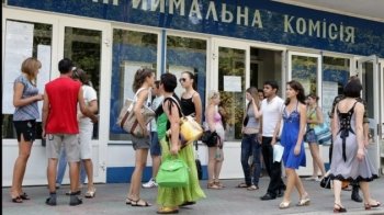 Деякі студенти зможуть перевестись на “бюджет”: хто зможе це зробити
