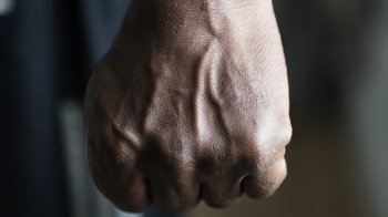 Побили до втрати свідомості: на Київщині затримали неповнолітніх, які знущалися із 14-річного підлітка