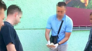 Вимагав гроші і ховав таблетки в панчохах: “активіст” з Яворівщини отримав вирок