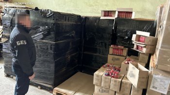 Мешканець Прикарпаття підробляв вафлі “Артек”, які виготовляють у Львові