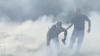 На Львівщині рятувальники витягли жінку з палаючого сухостою