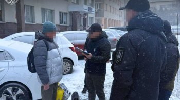 На Львівщині судитимуть адвоката за шахрайство з дружинами військових на понад 1 млн грн