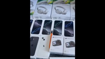 Контрабанда у Шегинях: в мікроавтобусі знайшли товари Apple та іграшки Bukowsky