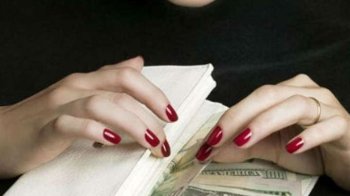 Суд увʼязнив львівʼянку за шахрайську схему з фейкової закупівлі косметологічного обладнання