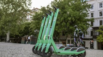 У Львові збитого водія самоката Bolt оштрафували за виліт під машину