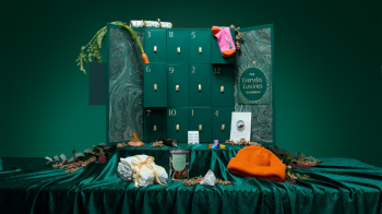 Чайний пакетик, підгузки і парацетамол: у Британії вийшов адвент-календар з речами, які допоможуть перезимувати