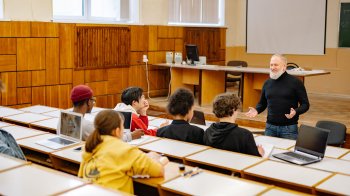 Студентам підвищать стипендії: кому з 1 вересня платитимуть до 10 000 грн