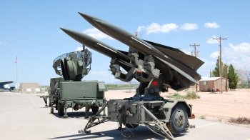 Іспанія надасть Україні ще дві установки «Hawk», генератори та 105-мм гаубицю