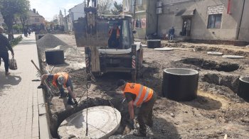 У Судовій Вишні триває капітальний ремонт дороги в центрі міста