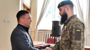 Пораненого захисника з Буська нагородили орденом «За мужність»