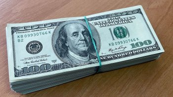 Водійка Nissan намагалась вивезти за кордон через Львівщину близько 28 тис. доларів