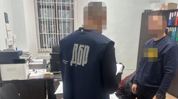 Патрульному з Львівщини оголосили підозру за підробку протоколу щодо ДТП з митником