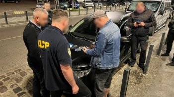 Поліція затримала двох мешканців Львівщини за допомогу "ухилянтам"