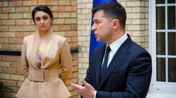 Ексречниця Зеленського виставила на аукціон свій жакет: кошти передасть для ЗСУ