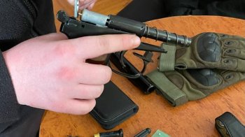 У Трускавці десятикласник приніс до школи пістолет для хизування