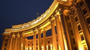 Шість українських дипломатичних відомств у світі отримали закривавлені посилки