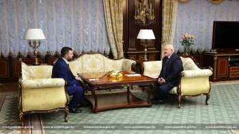 Лукашенко зустрівся з головним донецьким терористом Пушиліним й розпитав про ситуацію на фронті