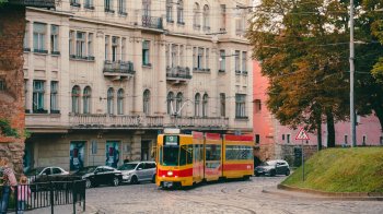 У центрі Львова ремонтуватимуть трамвайну колію: схема об’їзду