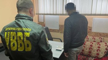 Долари і злоті: прикордонники розповіли чим їх хотіли підкупити чоловіки-втікачі