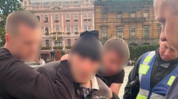 У Львові під час мітингу затримали чоловіка із ножем