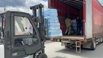 Громада Яворова відправила 3 автівки та медикаменти для ЗСУ