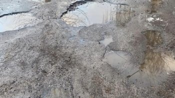 Ями на кожному кроці: львів’яни обурені станом дороги на вулиці Ясній