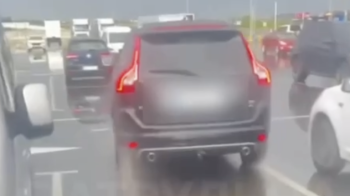 У Львові оштрафували мати, яка дозволила 13-річному сину покерувати Volvo