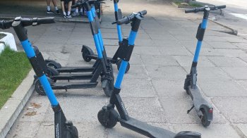 В Червонограді підліток на електросамокаті тяжко травмував дитину